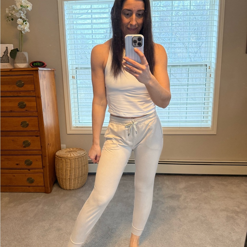 Vuori Women's Light Cream Jogger Pants